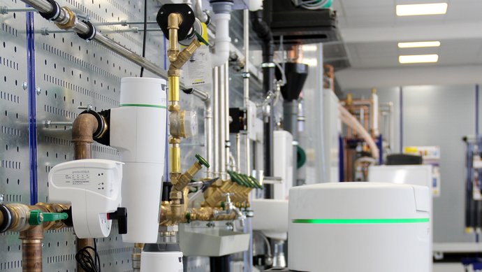 Direkter Kontakt mit den führenden Herstellern aus der Industrie. Direkter Kontakt mit den führenden Herstellern aus der Industrie.